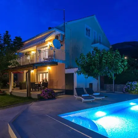 Apartment Family Friendly With A Swimming Pool Podstrana, Split - 15040