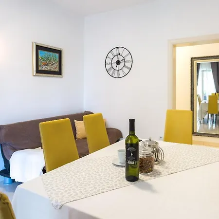 Family Friendly With A Swimming Pool Podstrana, Split - 15040 Apartment Podstrana