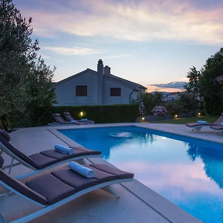 Family Friendly With A Swimming Pool Podstrana, Split - 15040 Podstrana